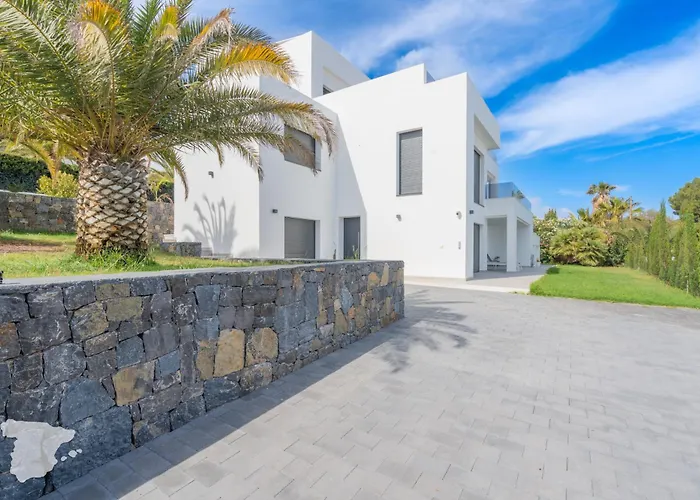 Villa Costablancadreams White Flamingo In *